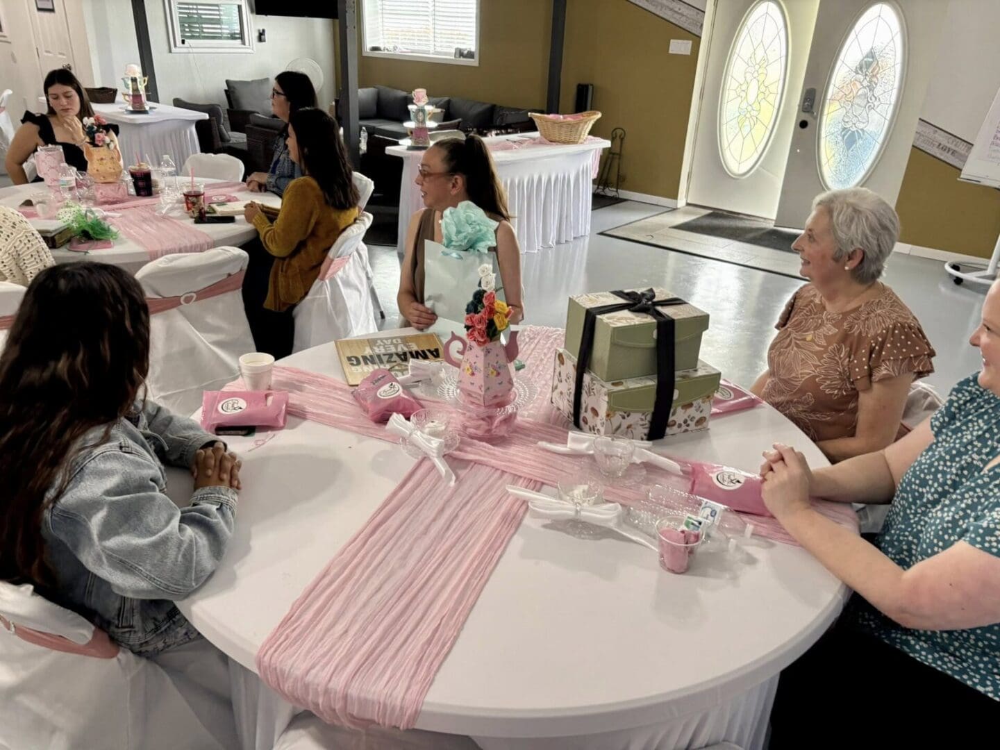 Table with gifts in the center